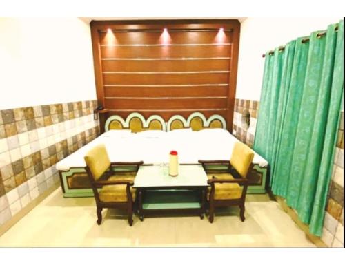 Shri Ram Hotel - 50 Mtrs. from Shri Ram Janam Bhumi