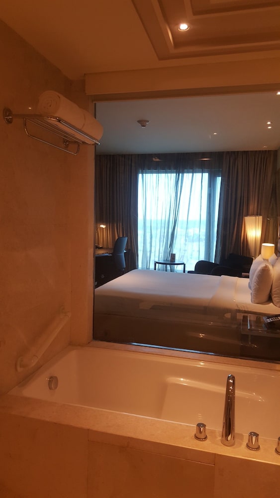 Vivanta Hyderabad Begumpet