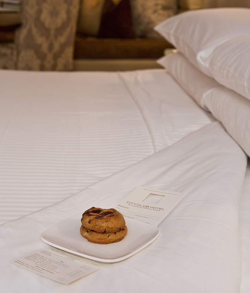 City Club Hotel