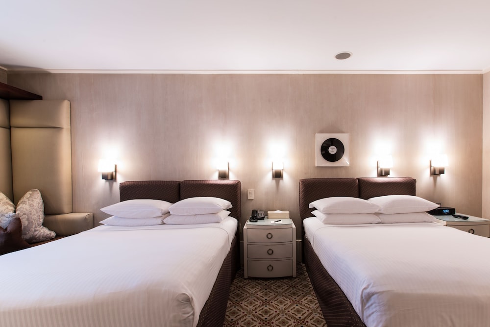 City Club Hotel