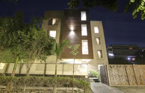 Saltstayz Select - Galleria Market & Golf Course Road