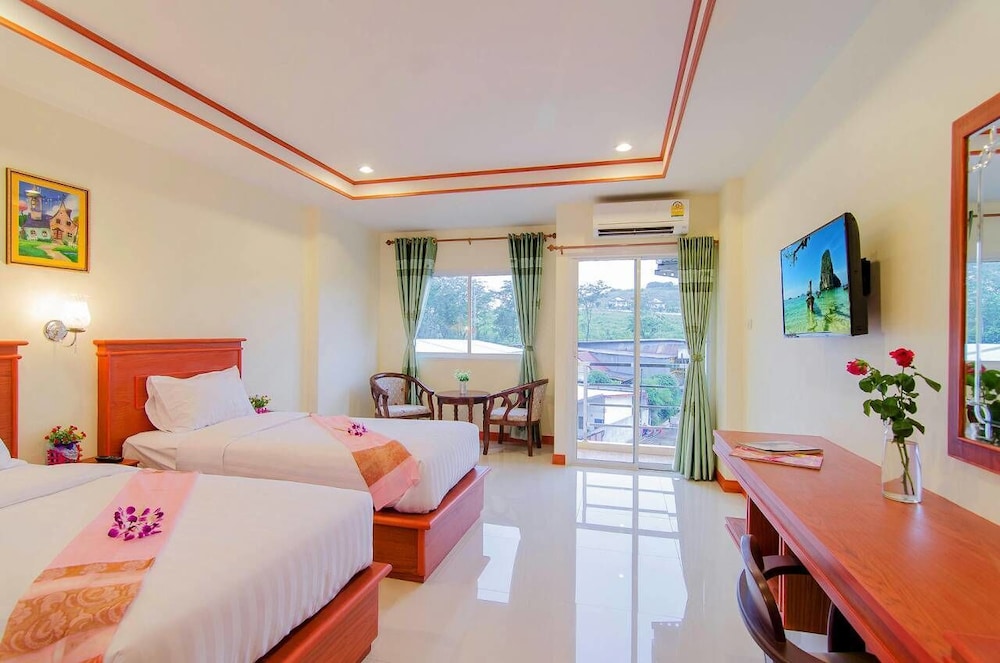 Phaithong Sotel Resort