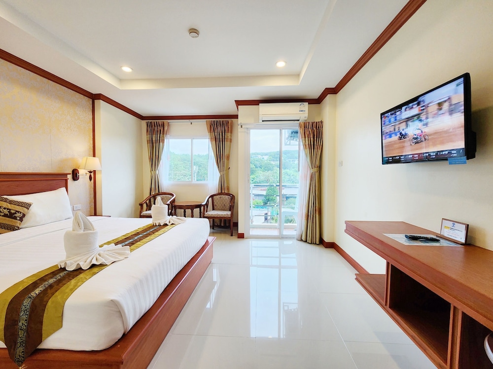 Phaithong Sotel Resort