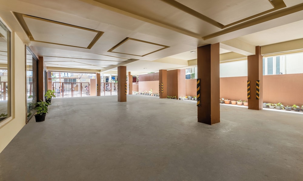 Treebo Premium Nestlay Rooms, Nungambakkam