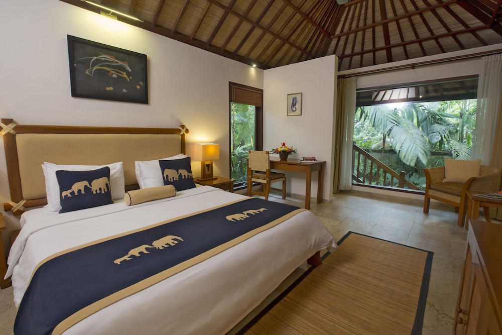 Elephant Safari Park Lodge