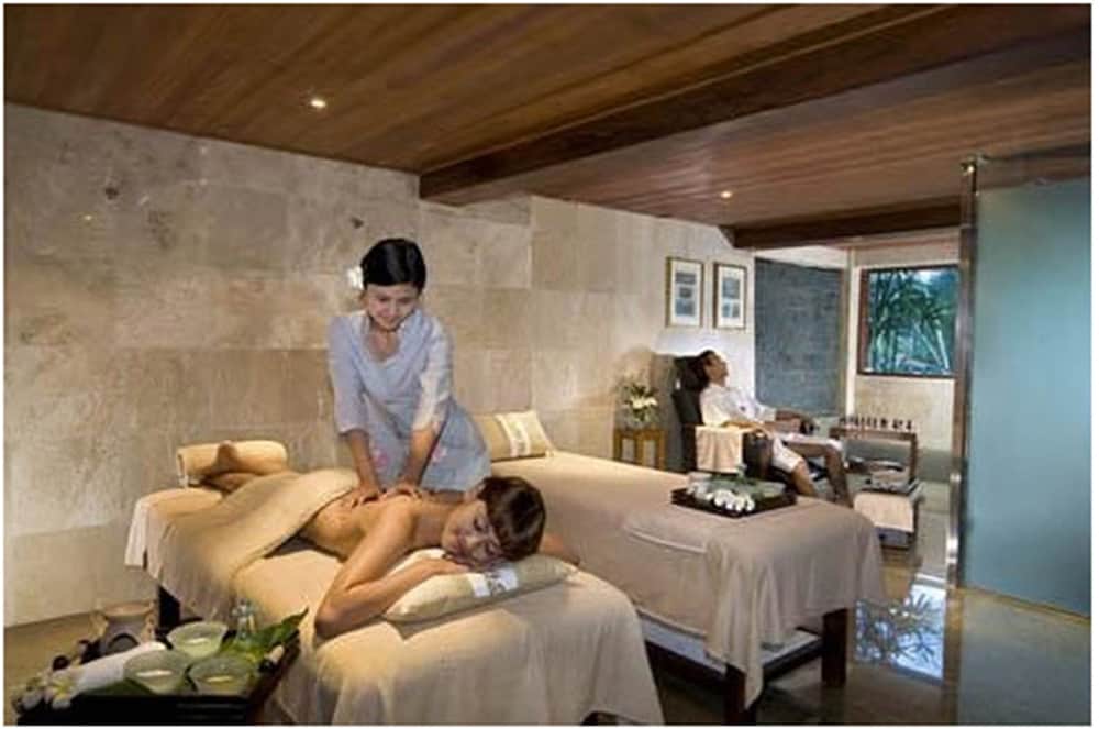 Elephant Safari Park Lodge