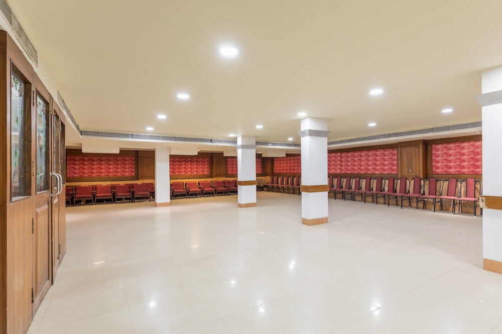 FabHotel Kamla Regency