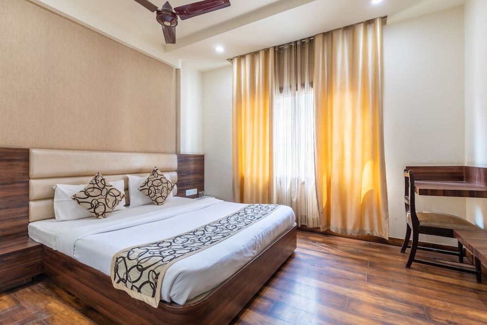 FabHotel Kamla Regency