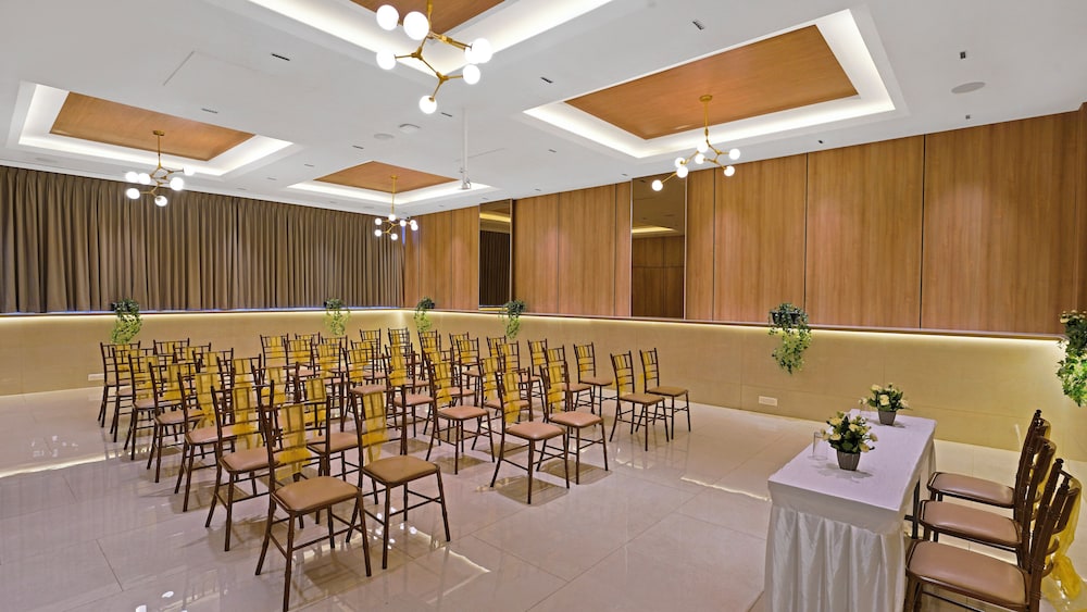Click Hotel Biz Bangalore Airport