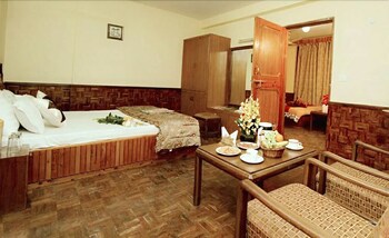 Rajhans Hotel