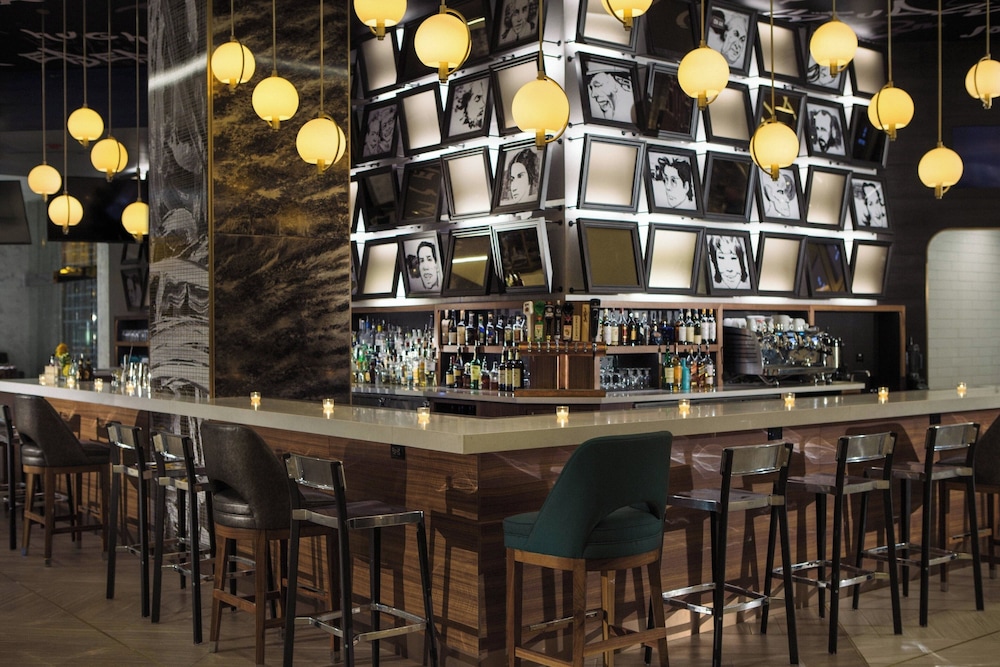 Renaissance Chicago Downtown Hotel