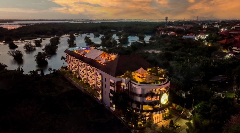 The Nest Hotel by danapati