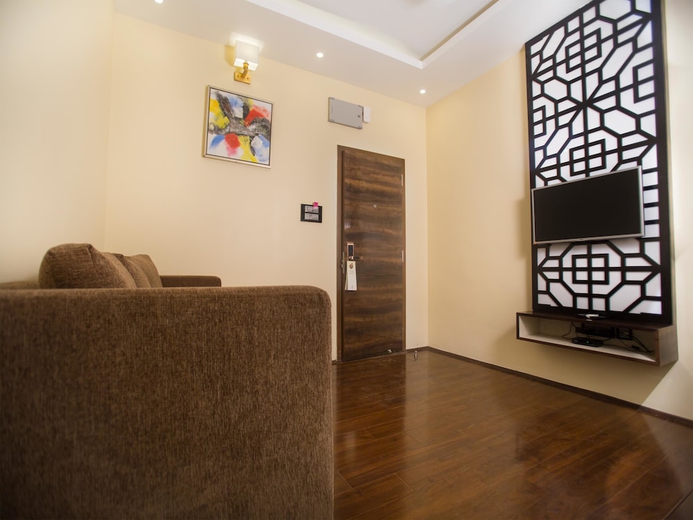ST Parklane Airport Hotel