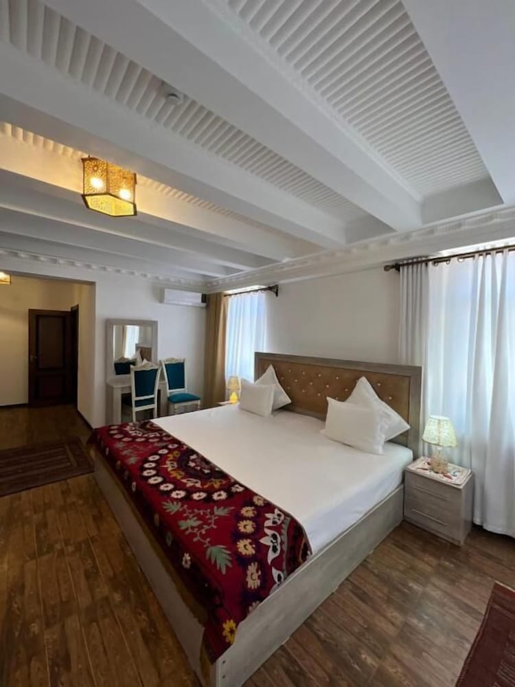 Suzangaron Boutique Hotel