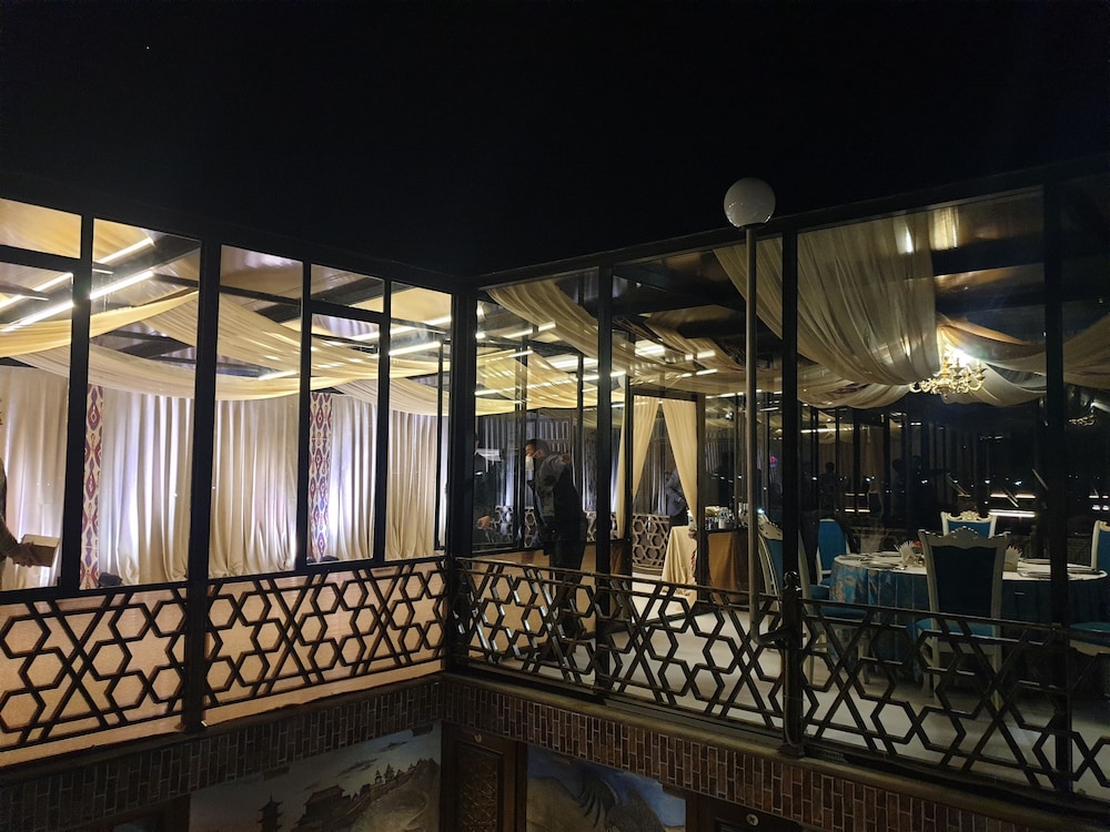 Suzangaron Boutique Hotel