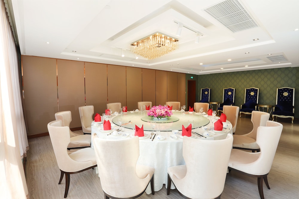 Holiday Inn Shanghai Pudong Nanpu by IHG