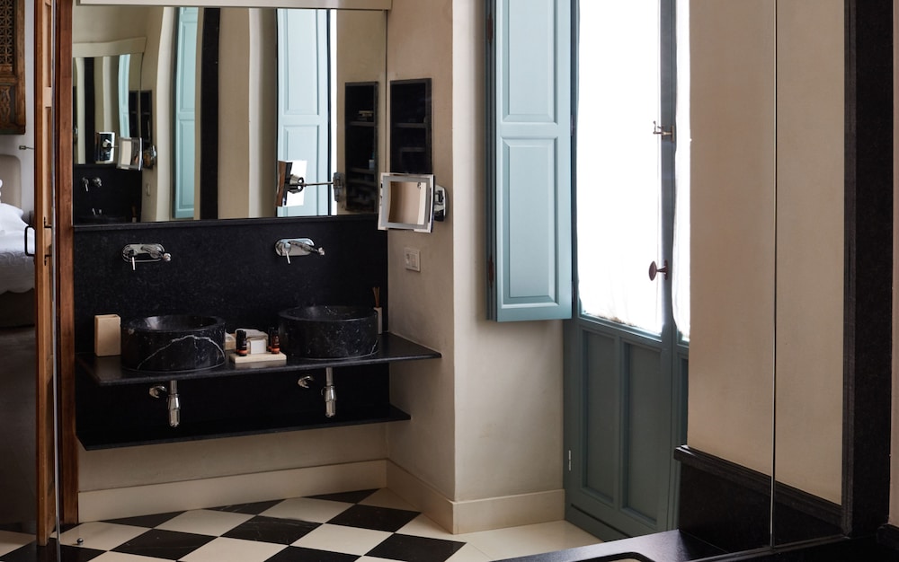Hotel Boutique Corral del Rey by ALUZ Collection