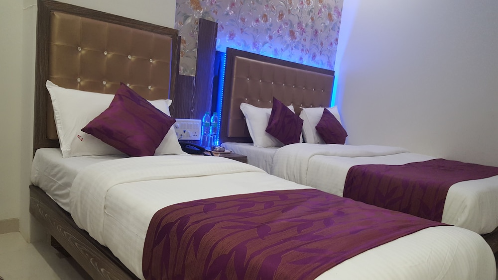 Hotel Sanjary Palace