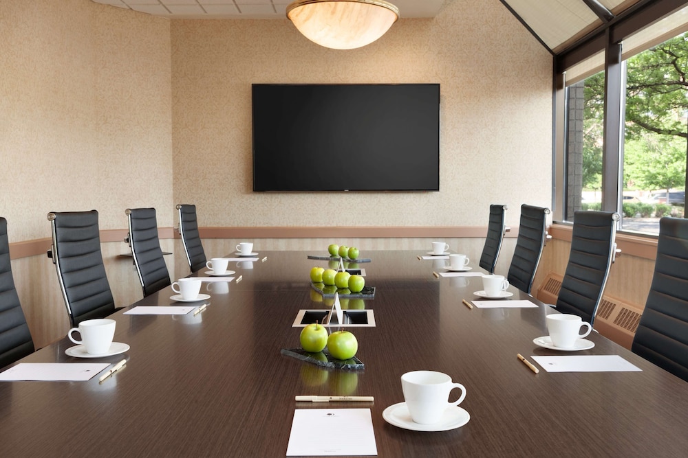 DoubleTree by Hilton Minneapolis - Park Place