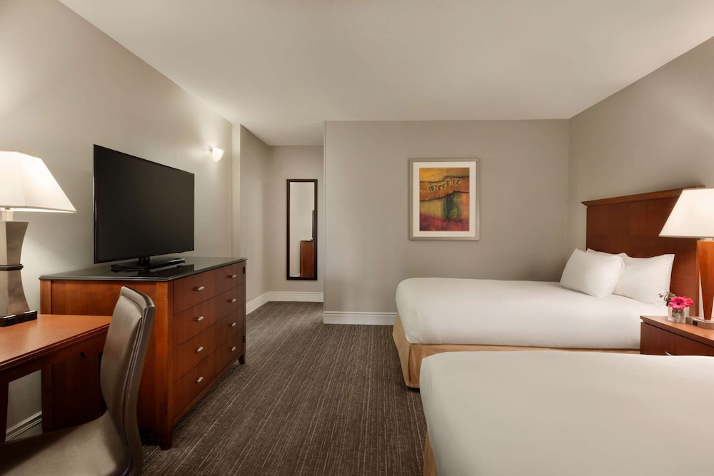 DoubleTree by Hilton Minneapolis - Park Place