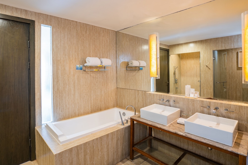 Lv8 Resort Hotel