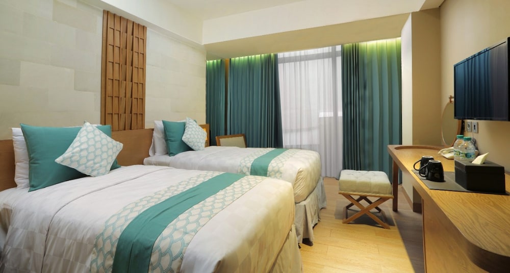 Bedrock Hotel Kuta Bali