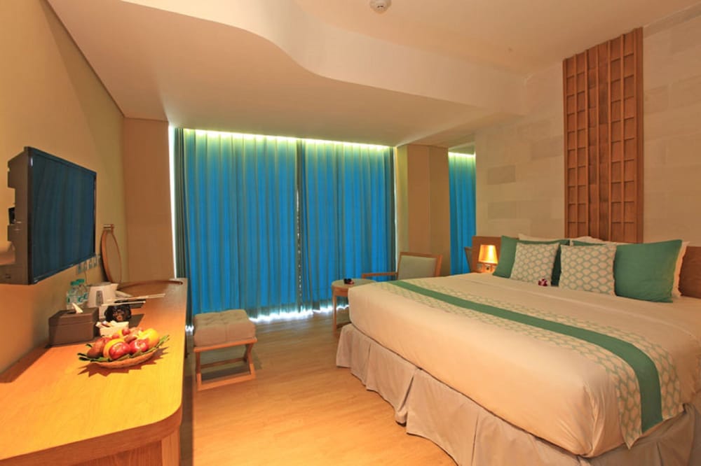 Bedrock Hotel Kuta Bali