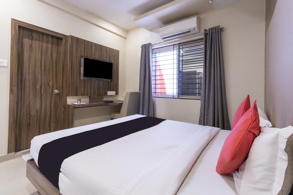 OYO 9682 Hotel Plaza Heights