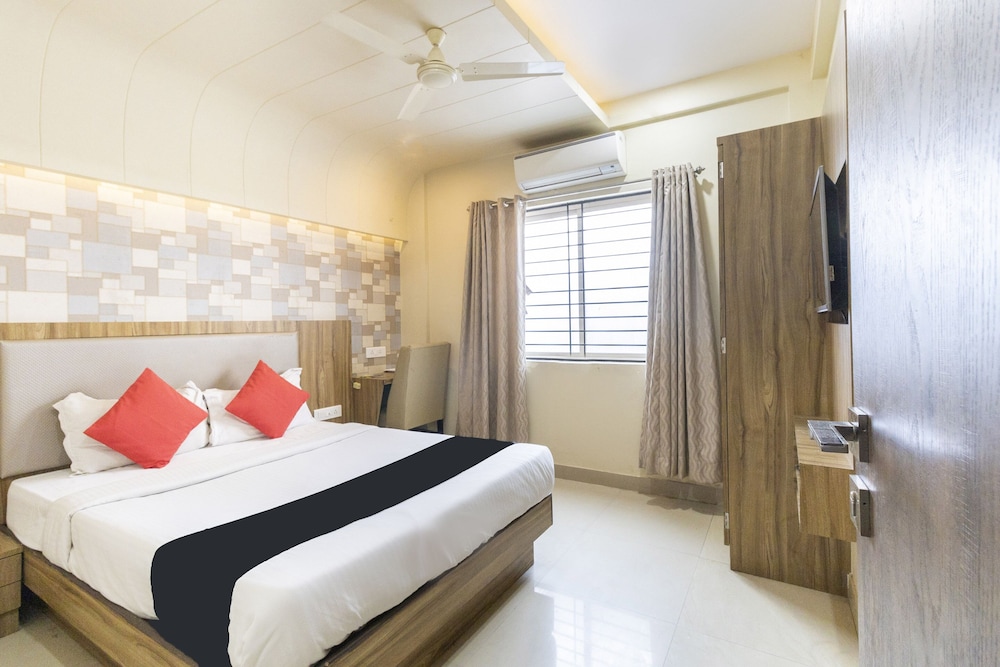 OYO 9682 Hotel Plaza Heights