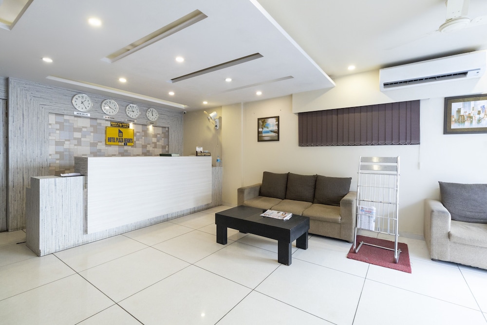 OYO 9682 Hotel Plaza Heights