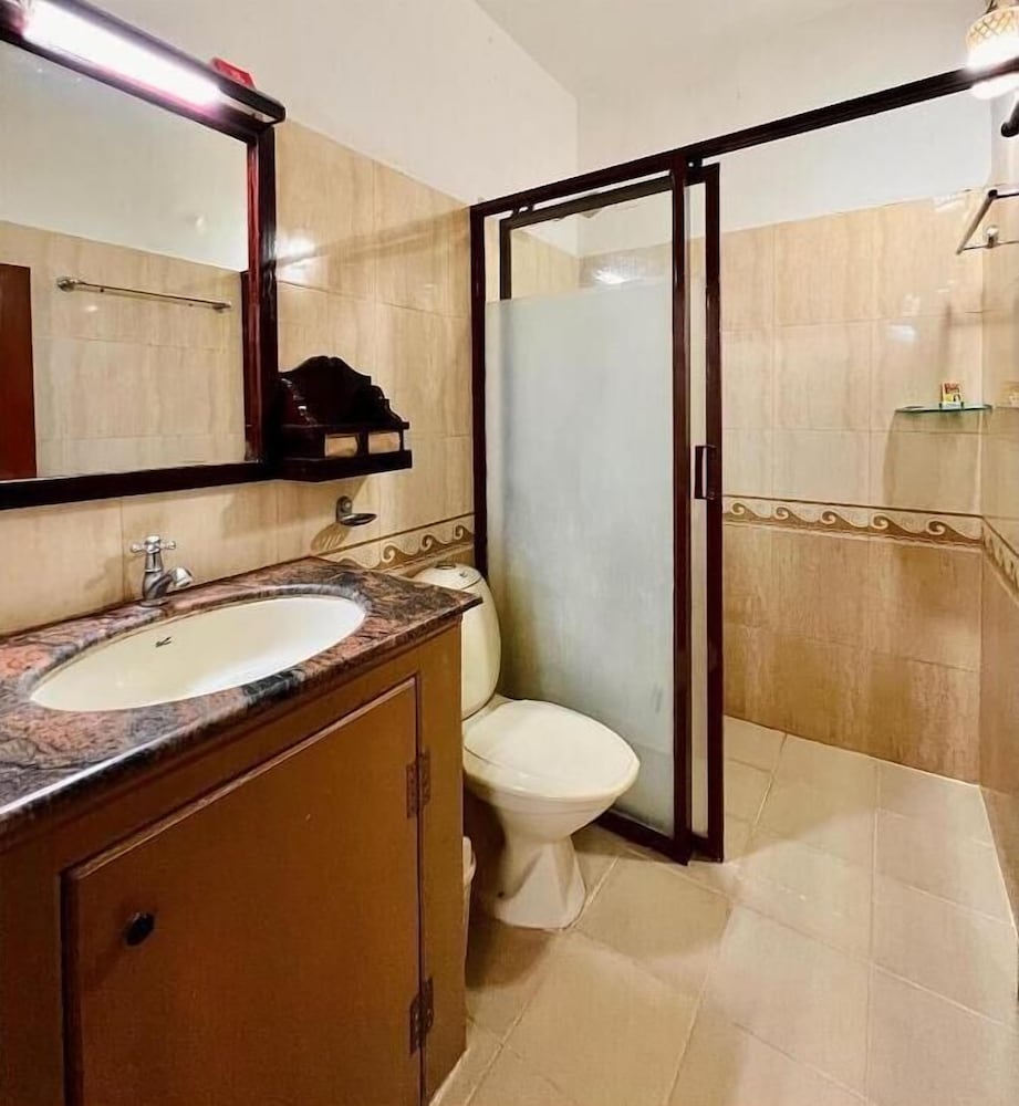 Reds Residency - Homestay