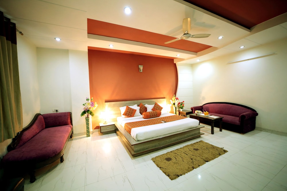 Hotel Blue Bell -Naiwala market Karol Bagh Delhi