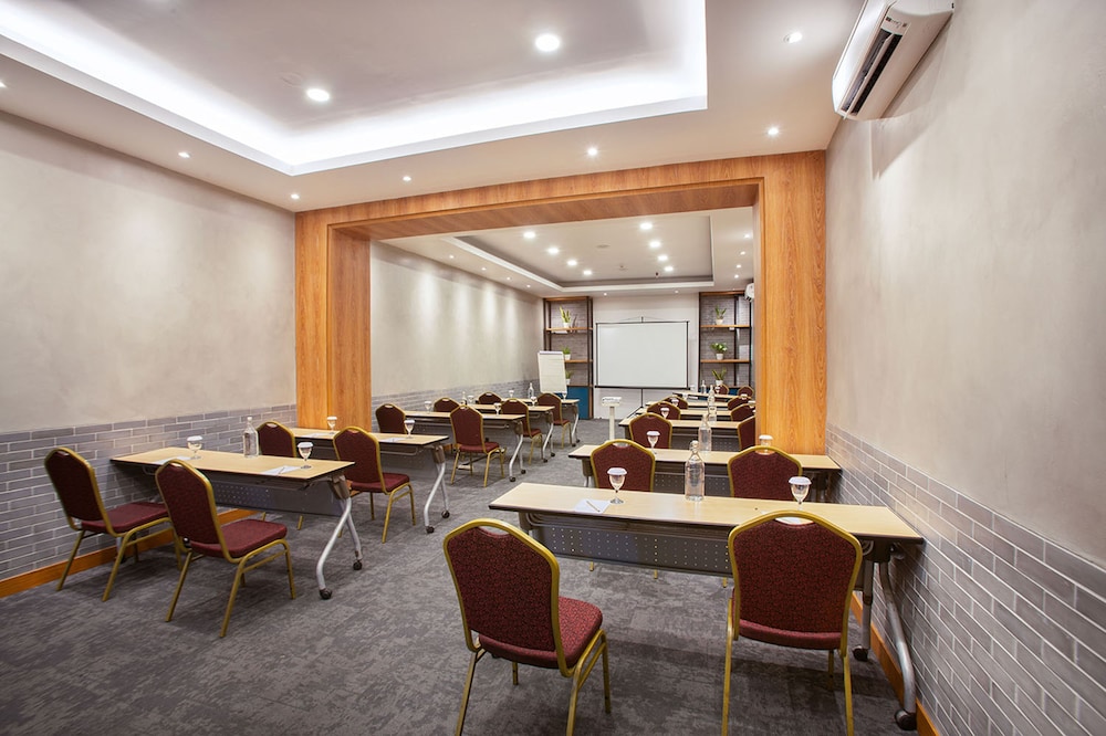 1O1 URBAN Jakarta Kelapa Gading