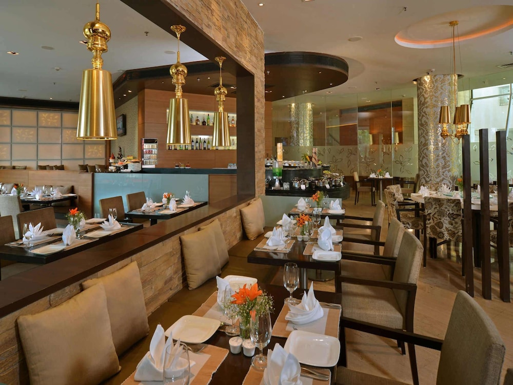 Majestic Court Sarovar Portico - A Sarovar Hotel