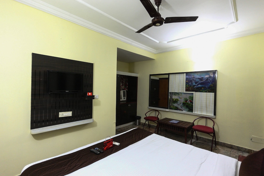 Oyo 2961 Virugambakkam