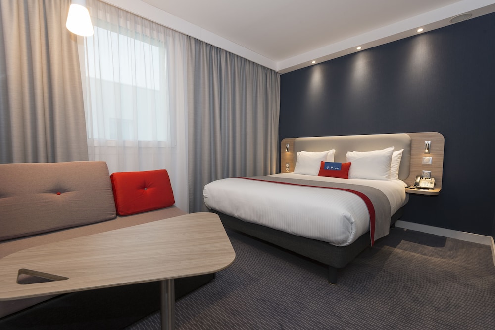 Holiday Inn Express Paris - Velizy by IHG