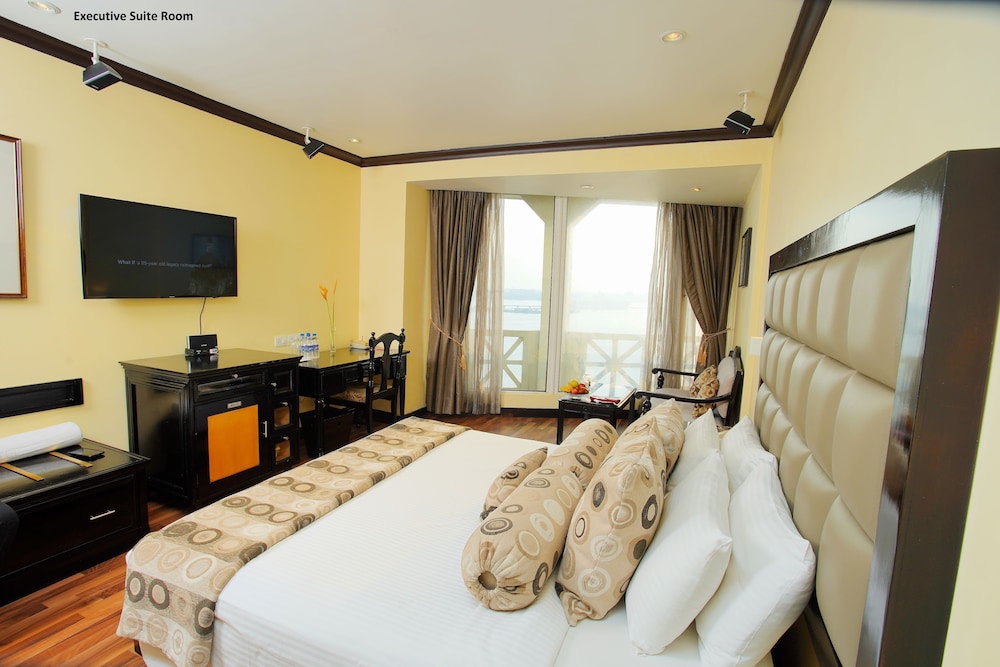 Vivanta Ernakulam, Marine Drive