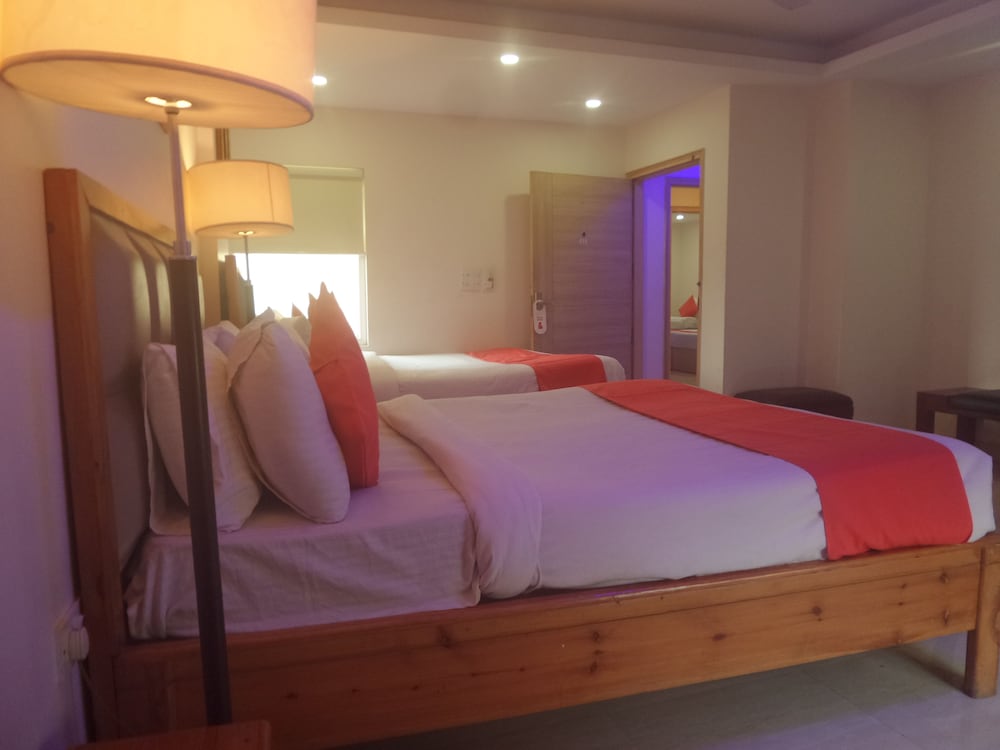 Airport Mahal Hotel & Spa