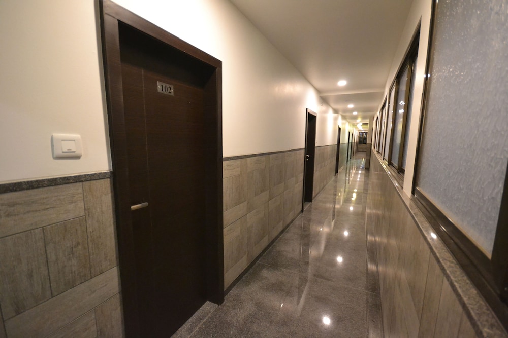 Hotel Dhantara Shirdi