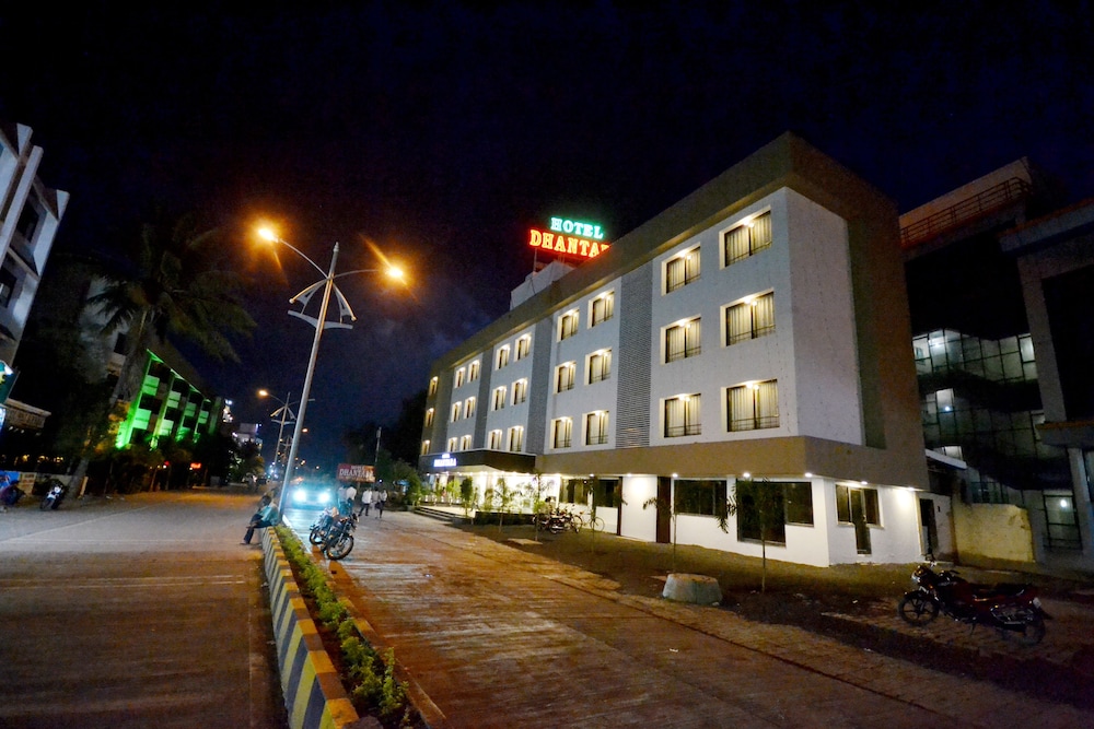 Hotel Dhantara Shirdi