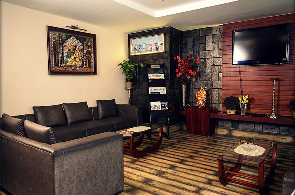 Jagjeet hotel mirik