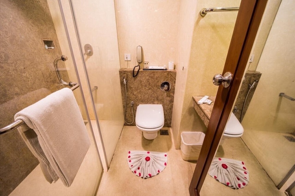 HOTEL GRAND PALACE near Airport Chennai