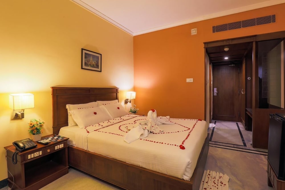 HOTEL GRAND PALACE near Airport Chennai