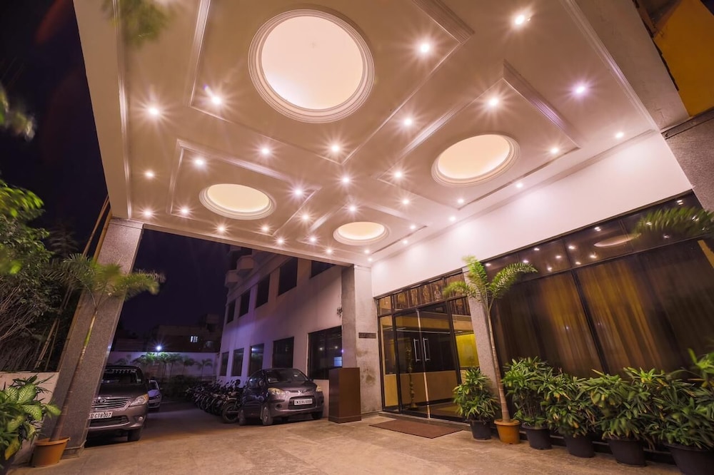 HOTEL GRAND PALACE near Airport Chennai