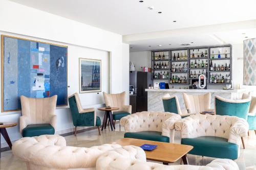 Oporto Airport & Business Hotel