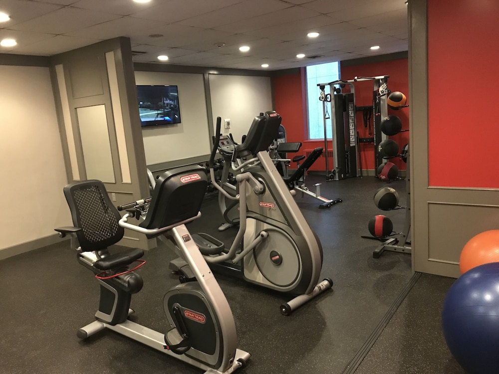 Ramada Plaza by Wyndham Calgary Downtown