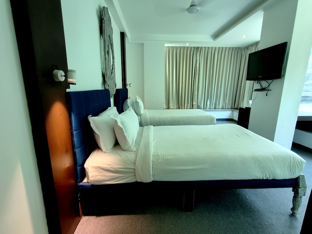 The Sky Imperial Hotel Yahvi