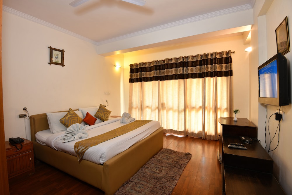 Dynasty Resort