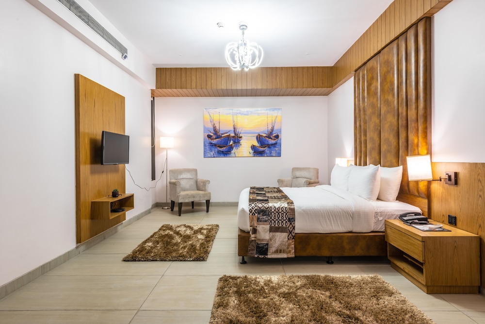 Saya Grand Resort By Treat