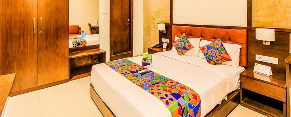 FabHotel Hybrid Theory Suites